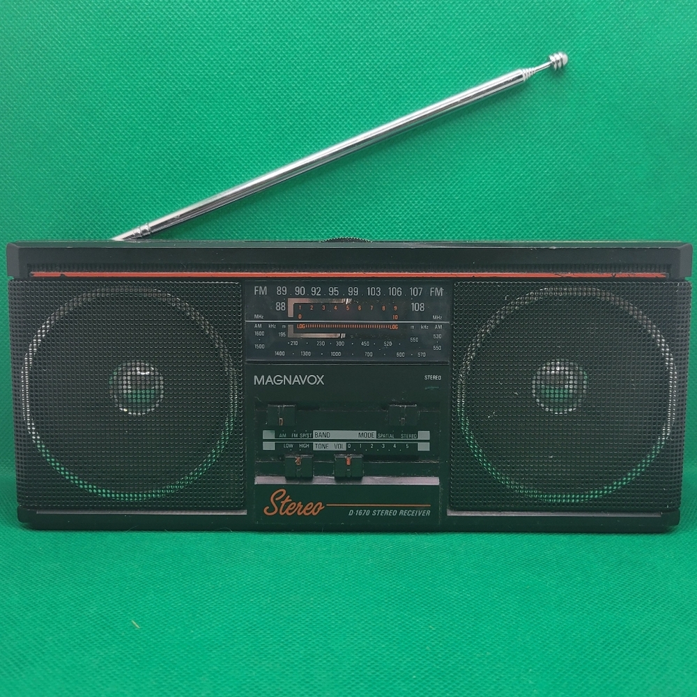 Vintage Magnavox Spacial AM/FM Radio Model D1670 Mini Boombox Tested Working
